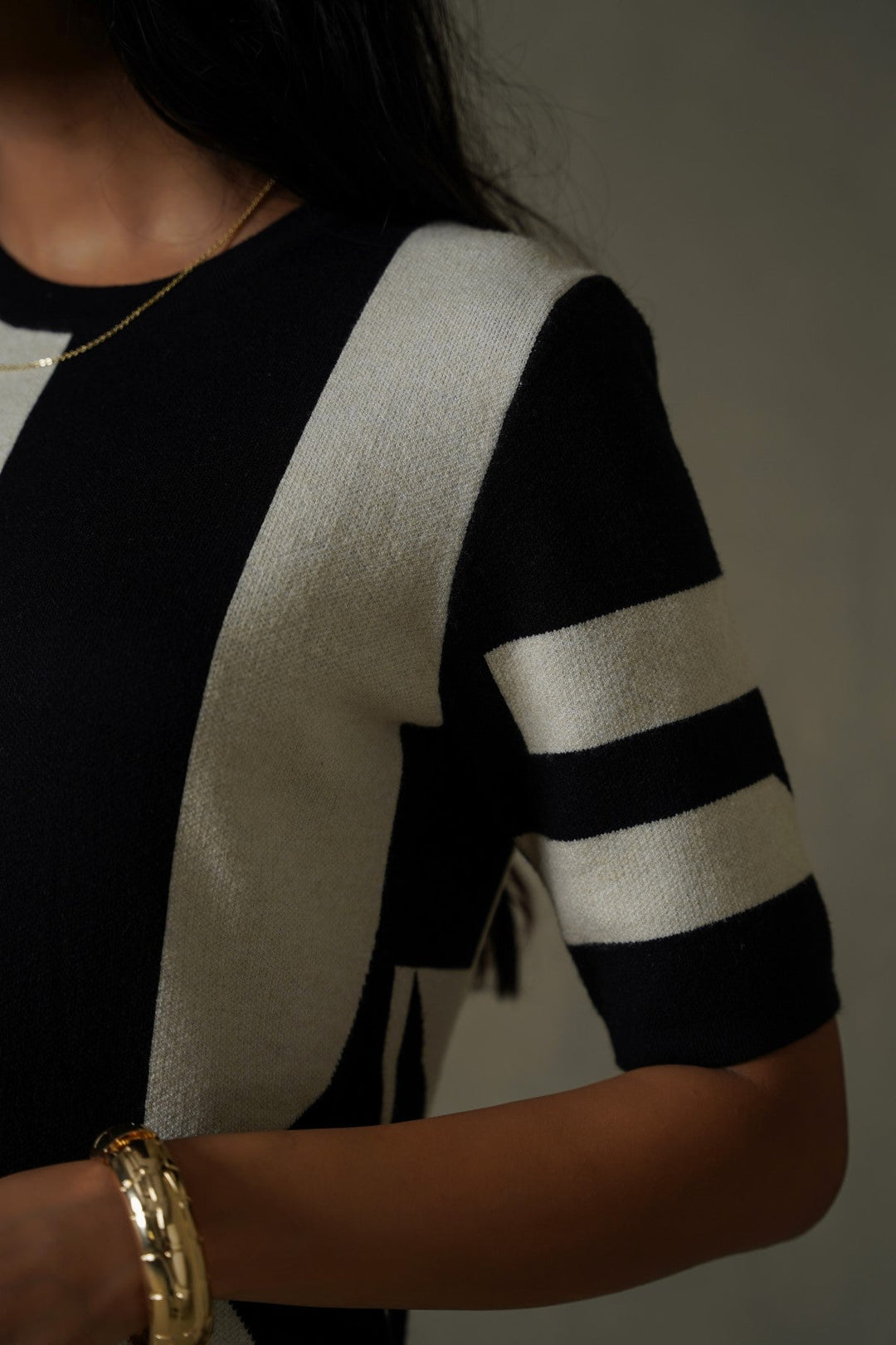 BLACK CREAM COLORBLOCK SWEATER DRESS