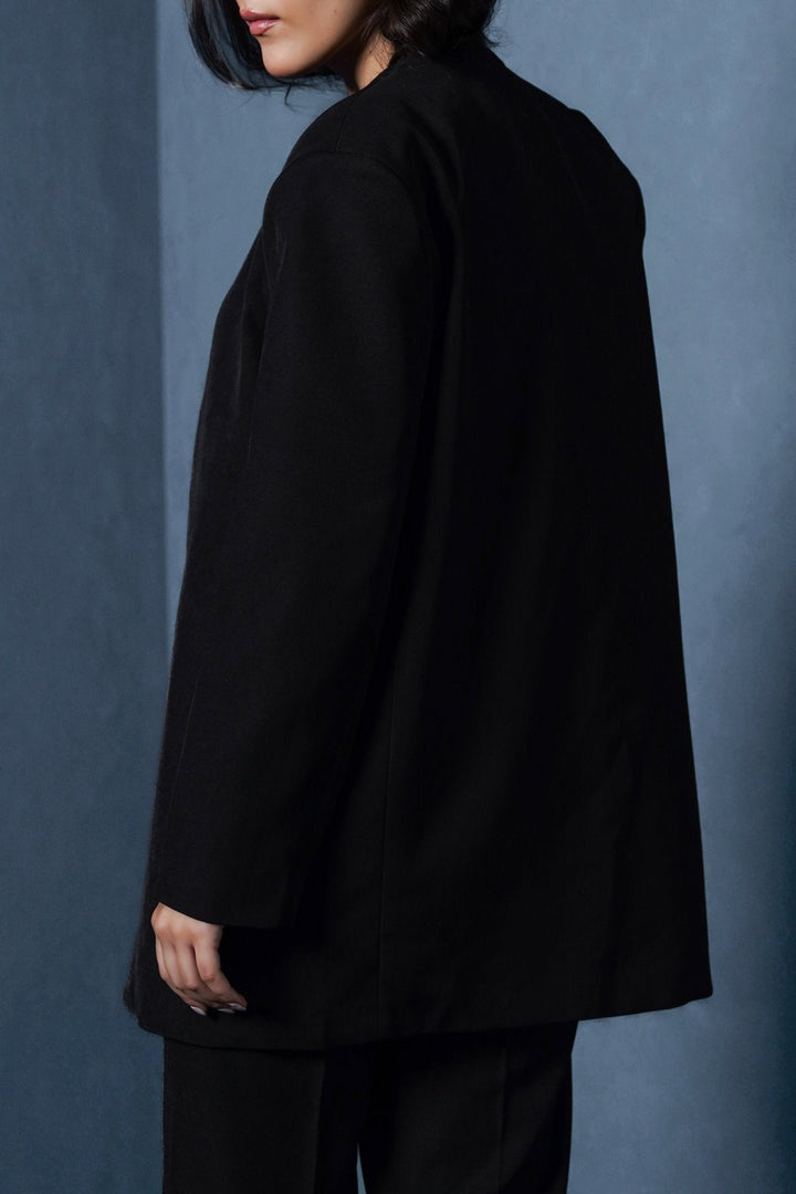 BLACK COLLARLESS BLAZER