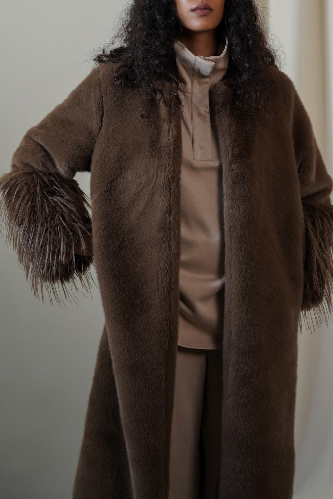COFFEE LONGLINE FEATHERED FUR COAT