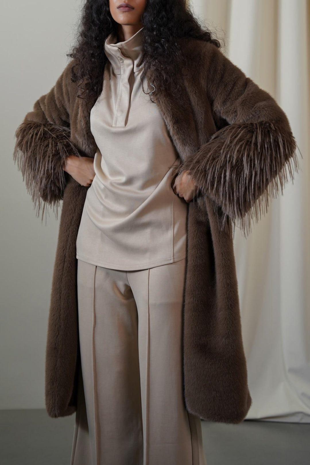 COFFEE LONGLINE FEATHERED FUR COAT