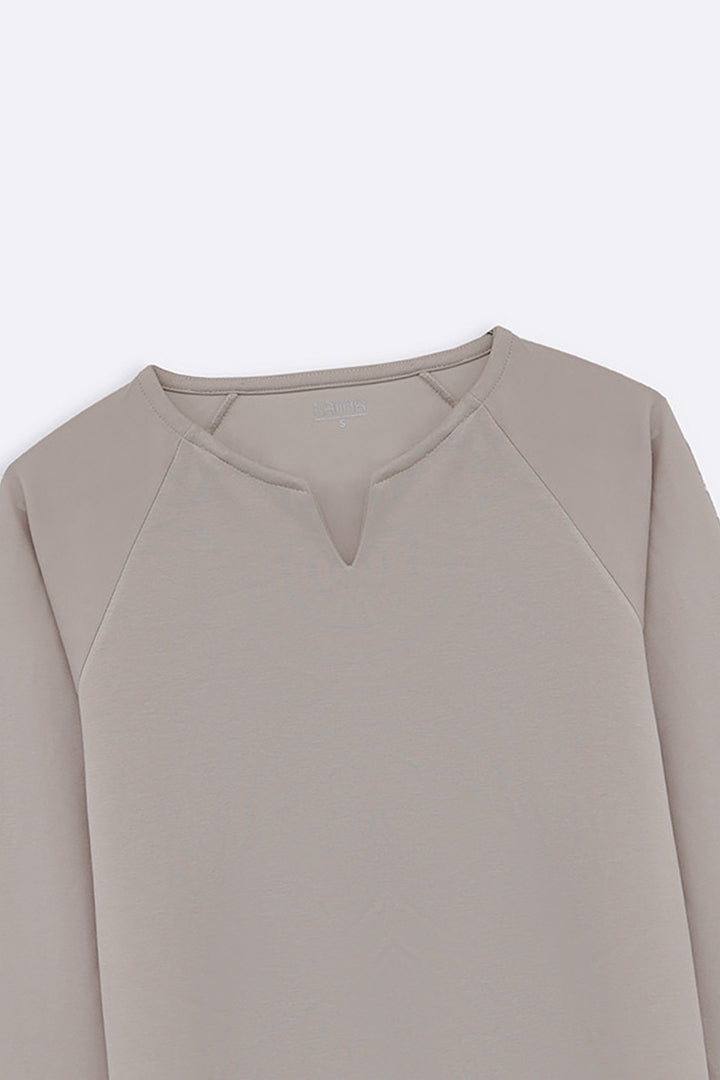 BEIGE V-NOTCH PULLOVER