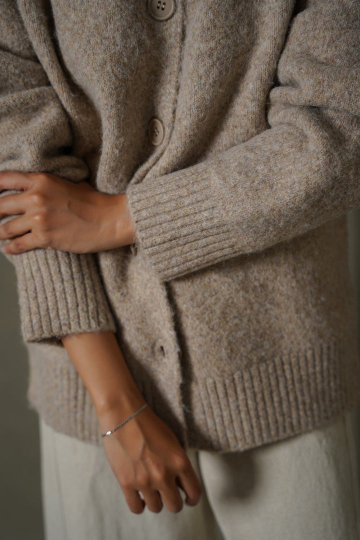 BEIGE TEDDY KNIT CARDIGAN