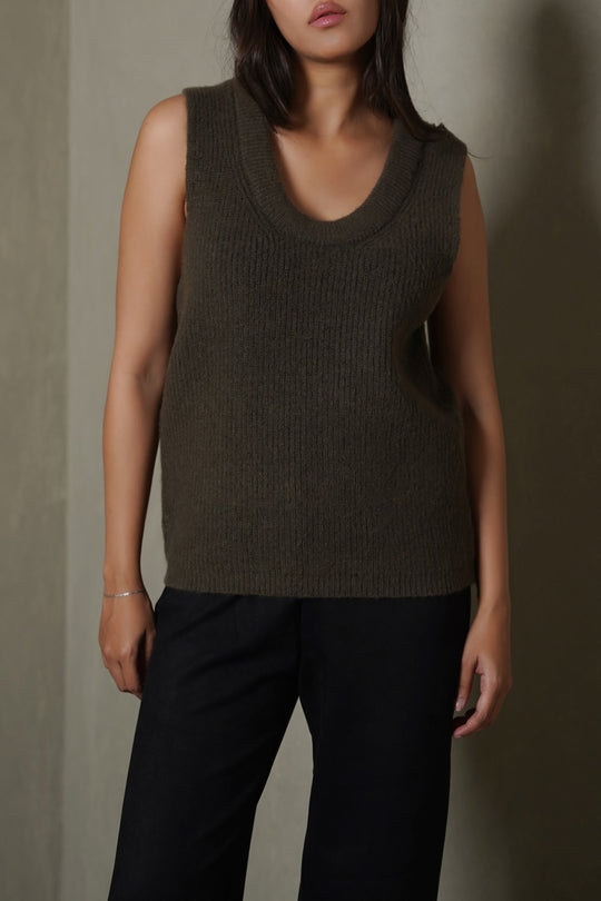 GREEN COSY SWEATER VEST