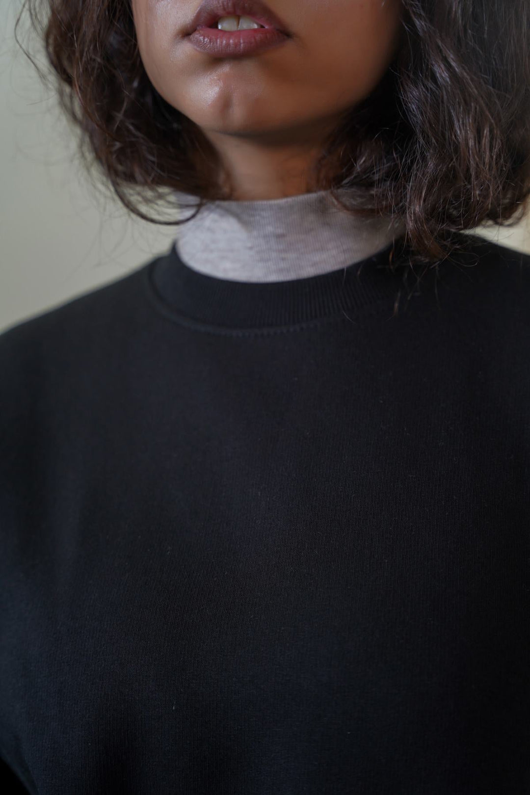 BLACK CLASSIC SWEATSHIRT