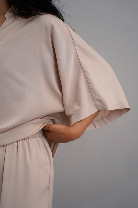 CREAM SLEEK SILK BLOUSE