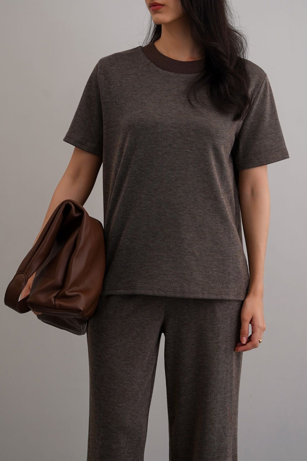 BROWN LIVE IN TEE
