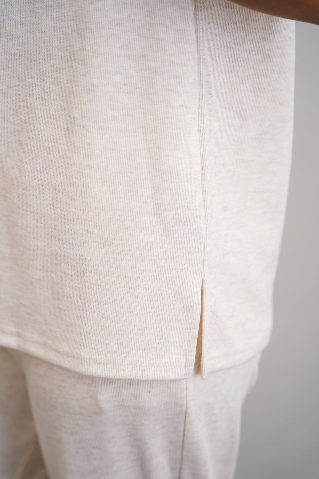 OAT WHITE LIVE IN TEE