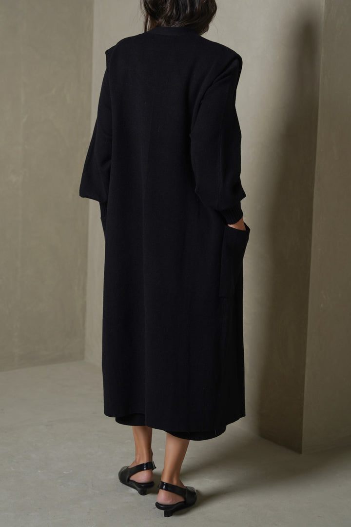 BLACK URBAN WALK CARDIGAN