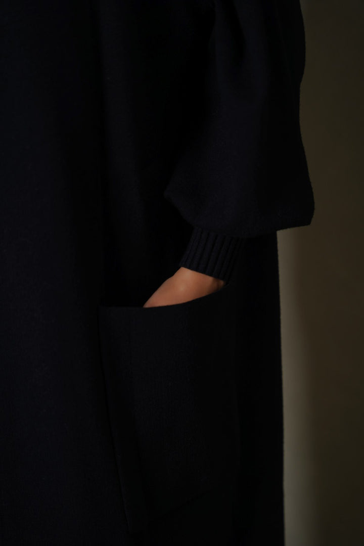BLACK URBAN WALK CARDIGAN