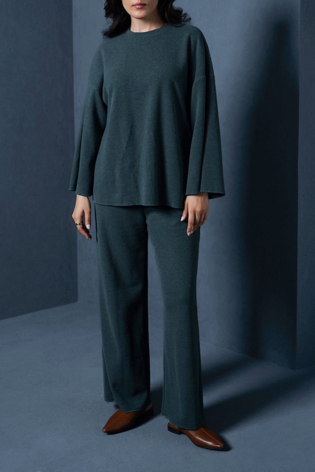 DARK GREEN RETREAT SWEATSHIRT