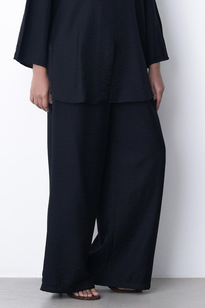BLACK-FLOWY LONG PANTS