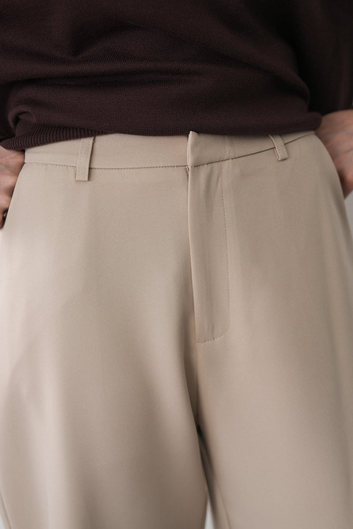 ESSENTIAL TAILORED PANTS