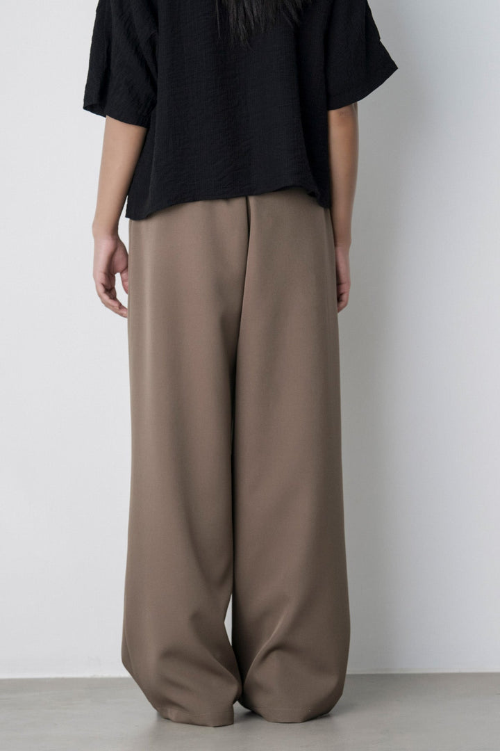 ESSENTIAL TAILORED PANTS