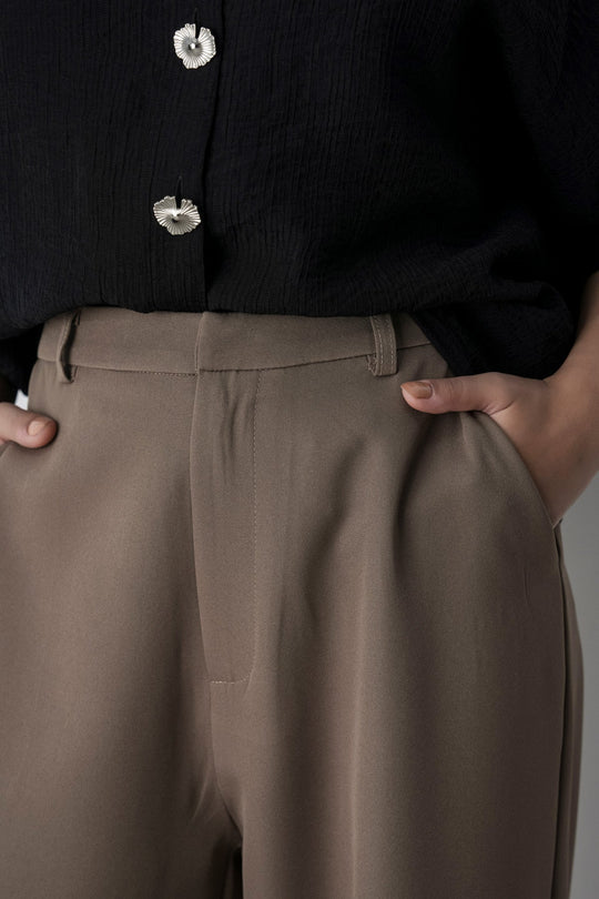 ESSENTIAL TAILORED PANTS