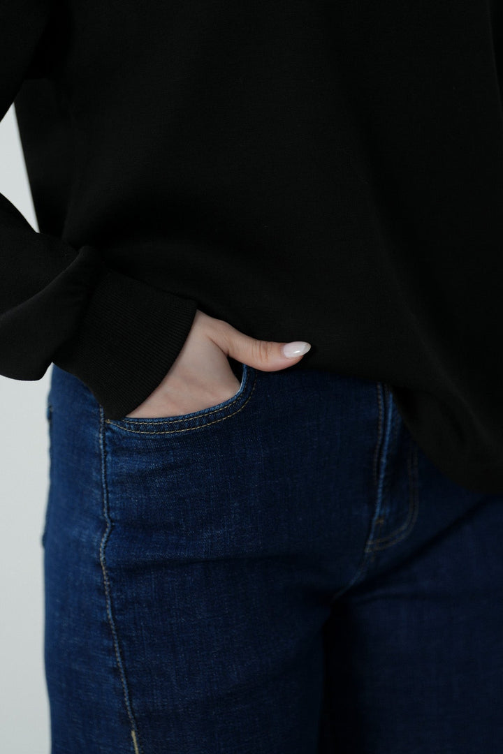 MID-RISE BOOTCUT JEANS