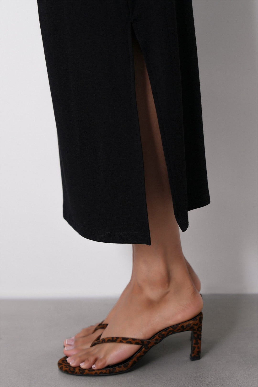 BLACK-SCOOP NECK DRESS