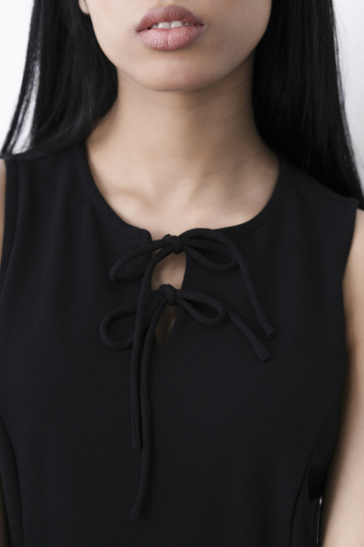 BLACK-FRONT TIE NECK DRESS