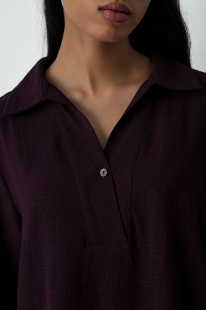 WINE SLINKY HALF PLACKET BLOUSE