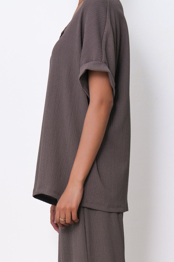 BROWN V-NECK KNIT BLOUSE