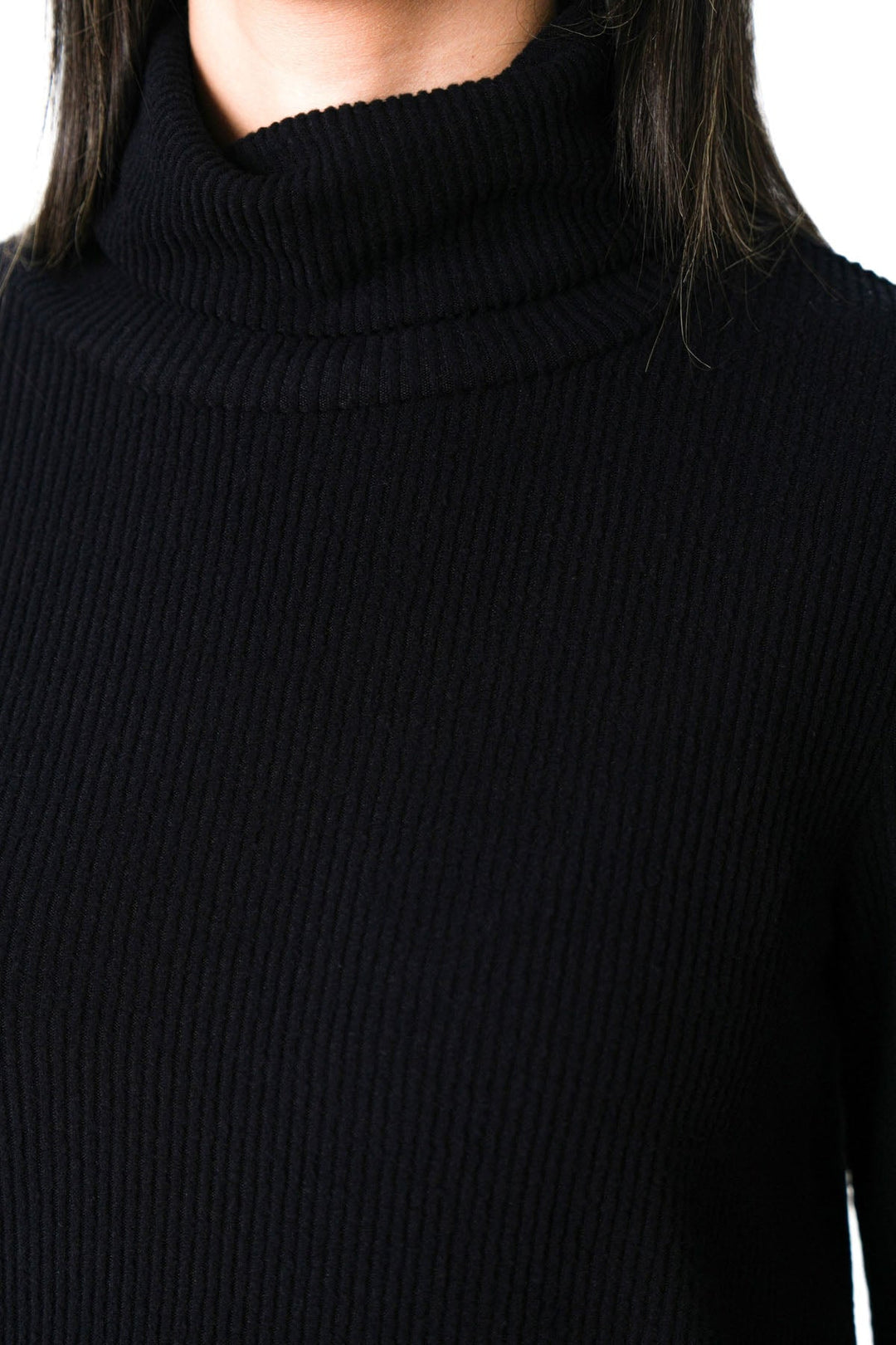 BLACK SOFT KNIT PULLOVER