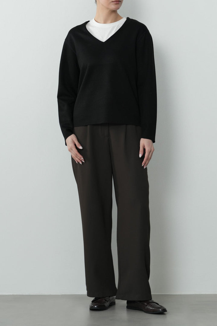 EVERYDAY V NECK TOP