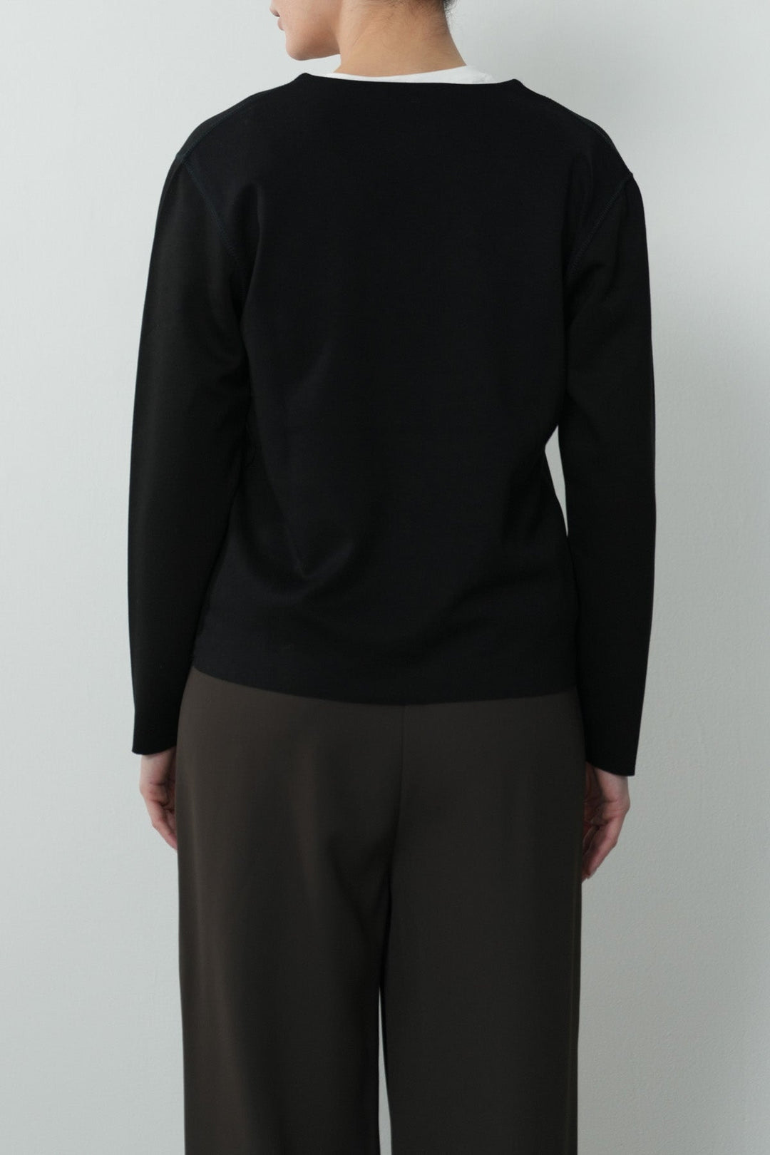 EVERYDAY V NECK TOP