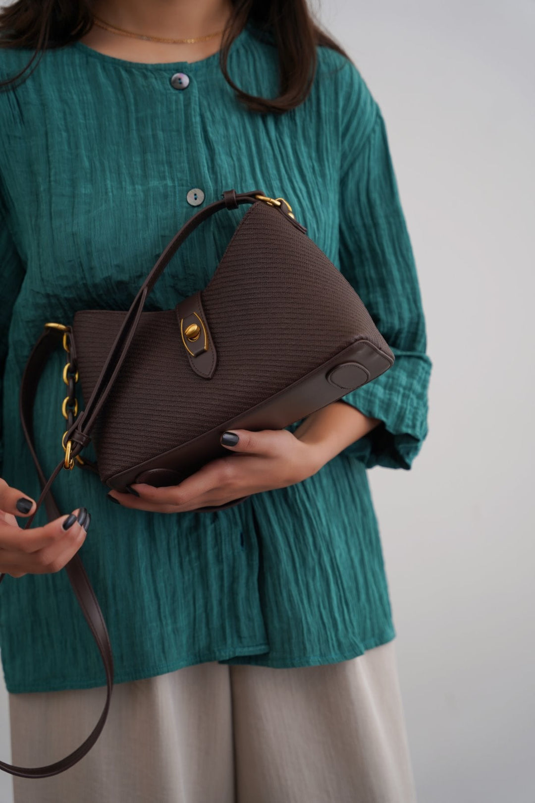 COFFEE RAZOR CROSSBODY BAG