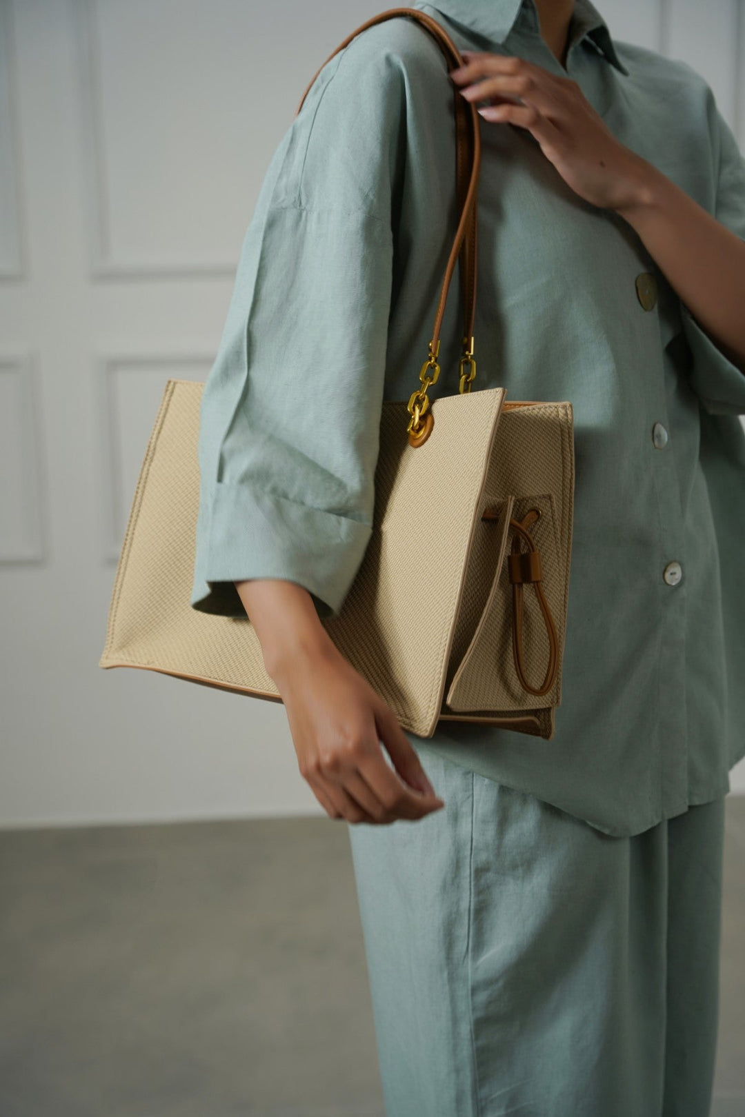 BEIGE GARRETTE LARGE TOTE