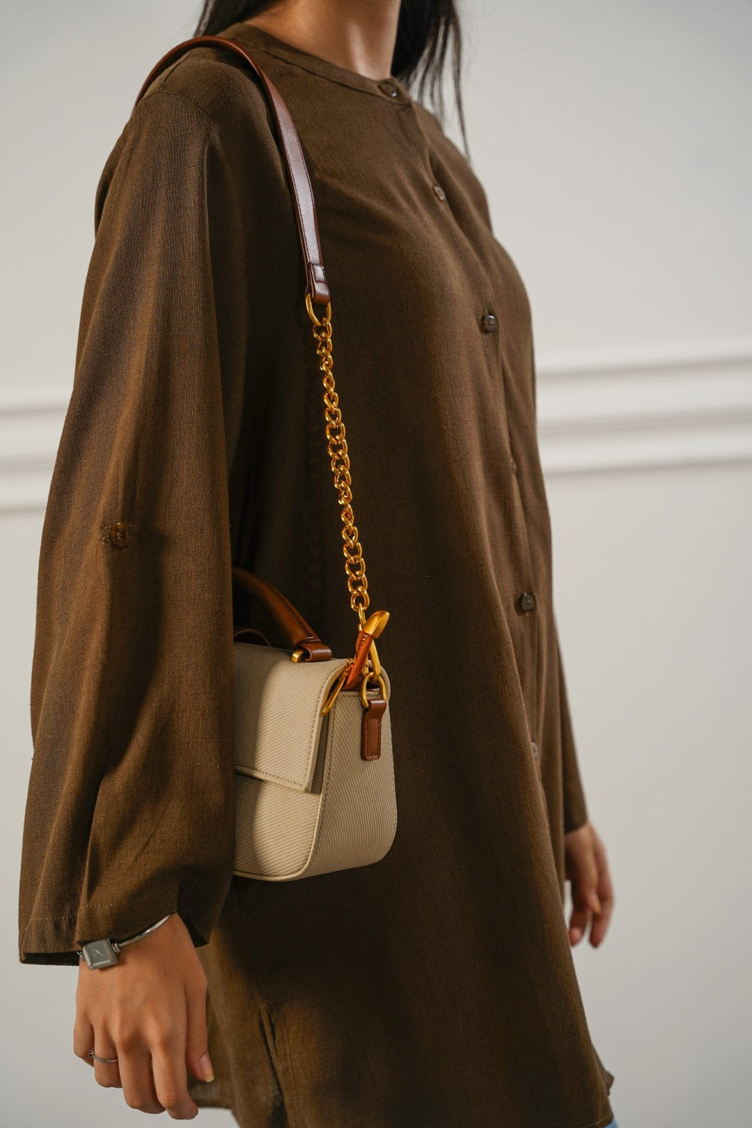 BEIGE YOLU TOP HANDLE BAG