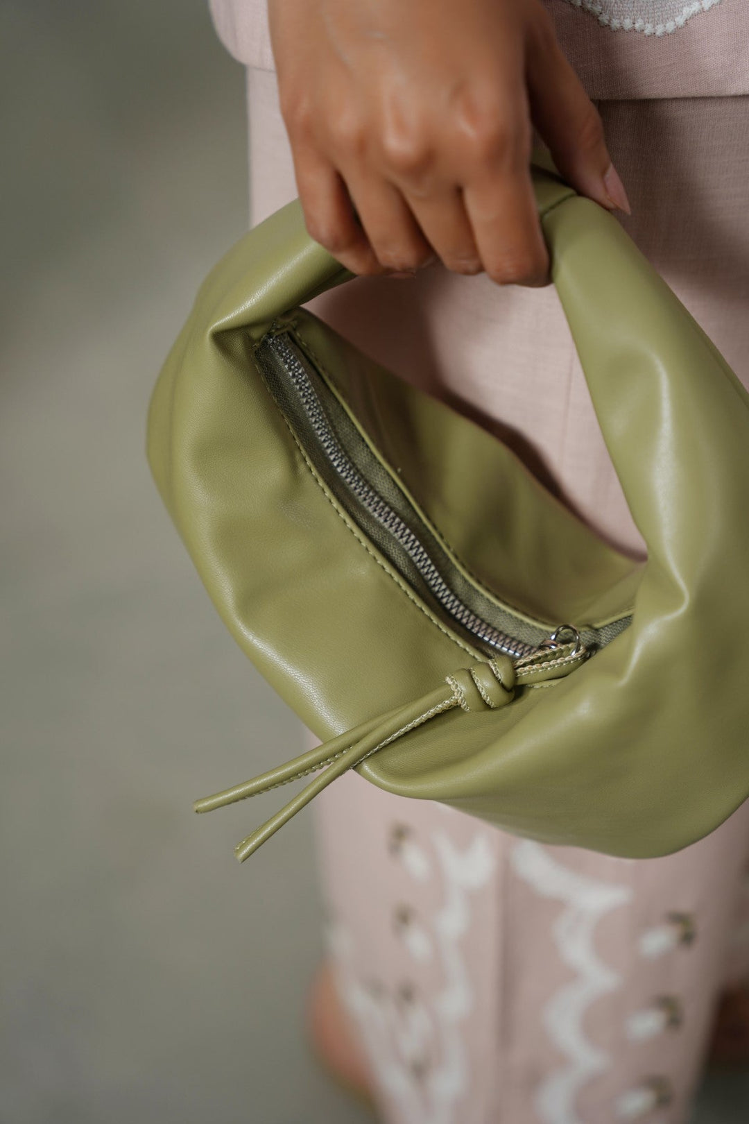 KHAKI VIVO MINI TOP HANDLE