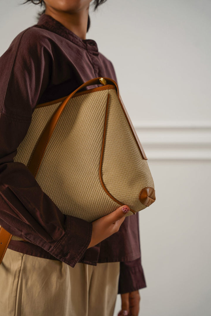 BEIGE RUMELI SHOULDER BAG