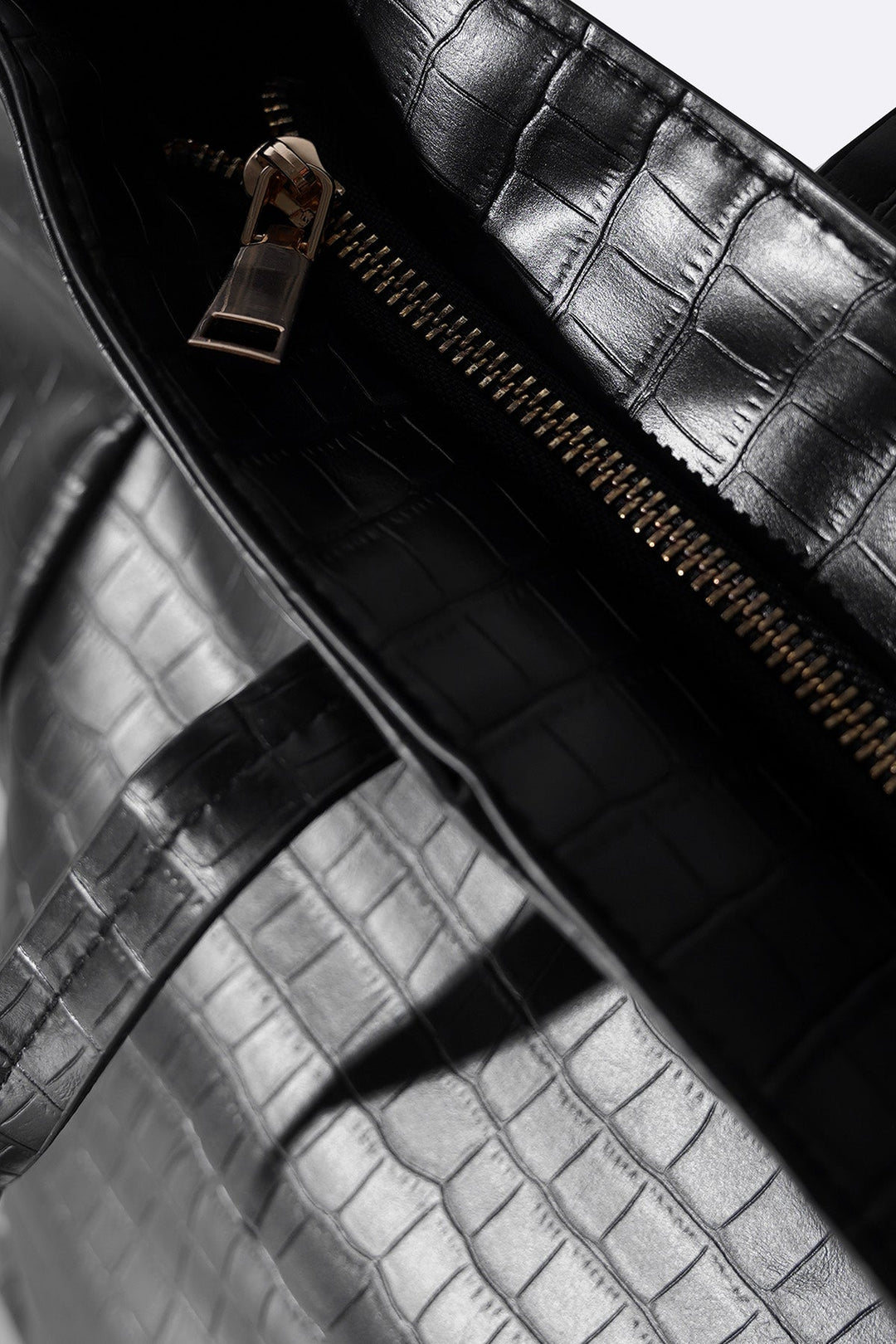 BLACK RAVELLO TOSS-IN TOTE