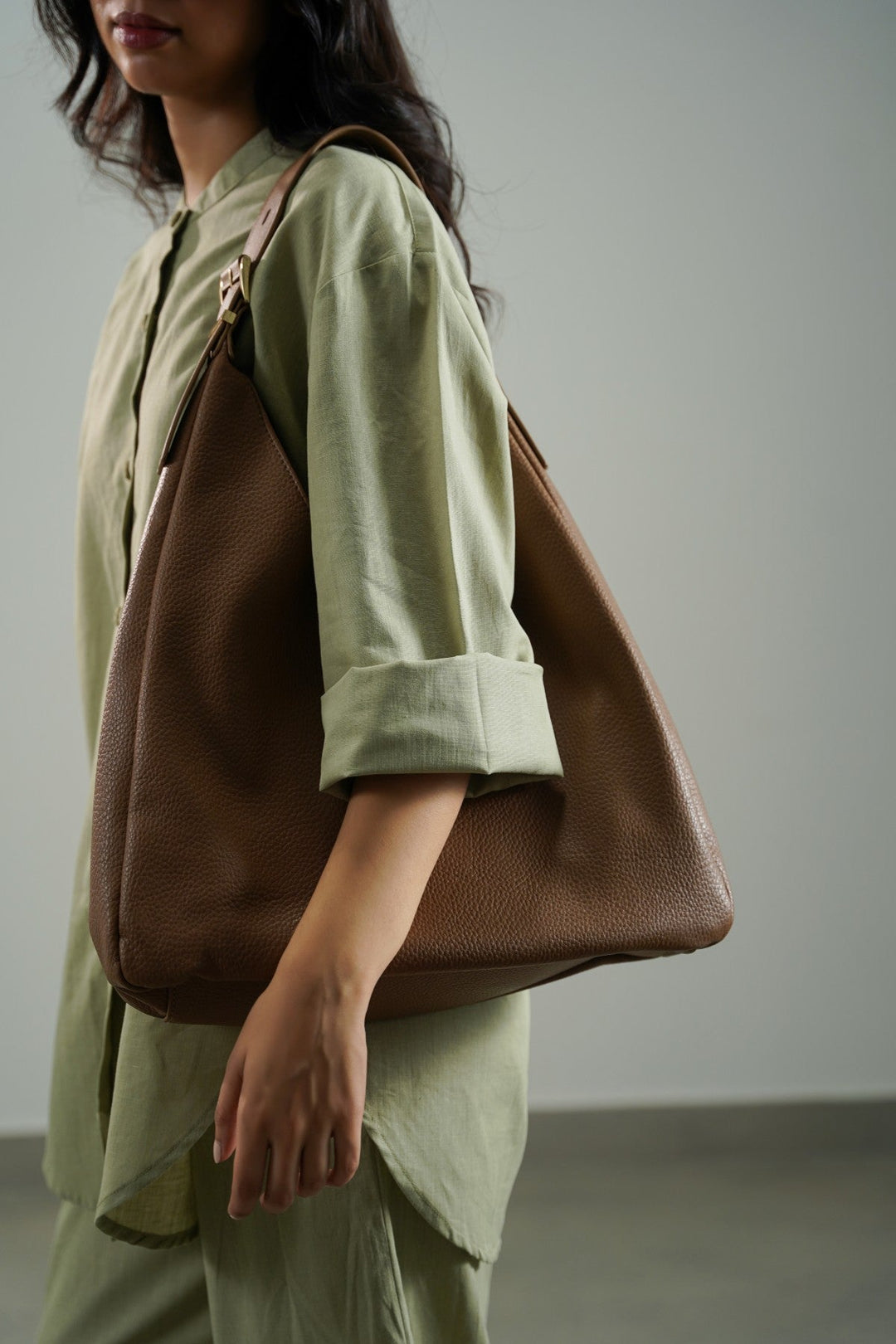 BROWN GOZO TRAVEL TOTE