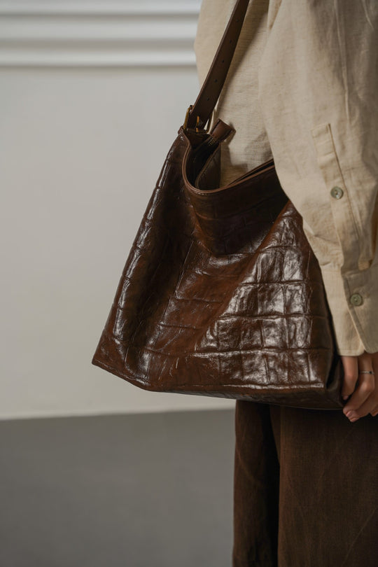 EMBOSSED TOTE BAG