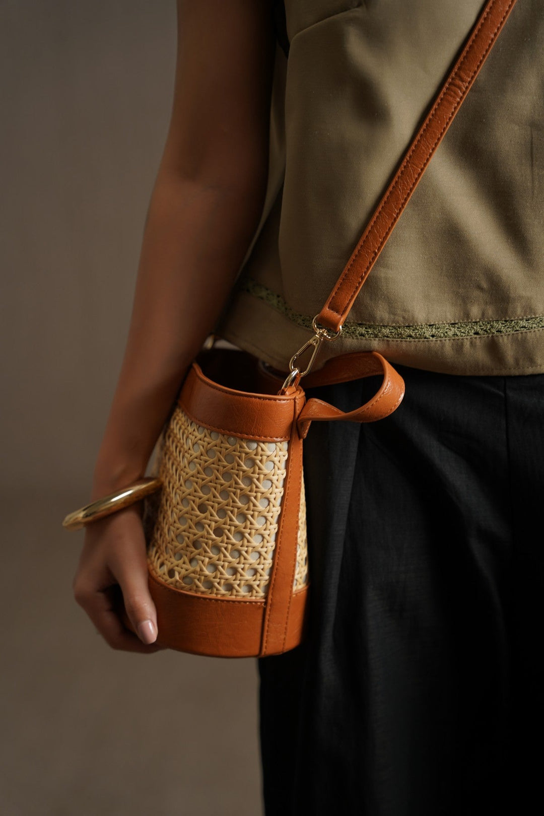 CAMEL TROPICANA BUCKET BAG