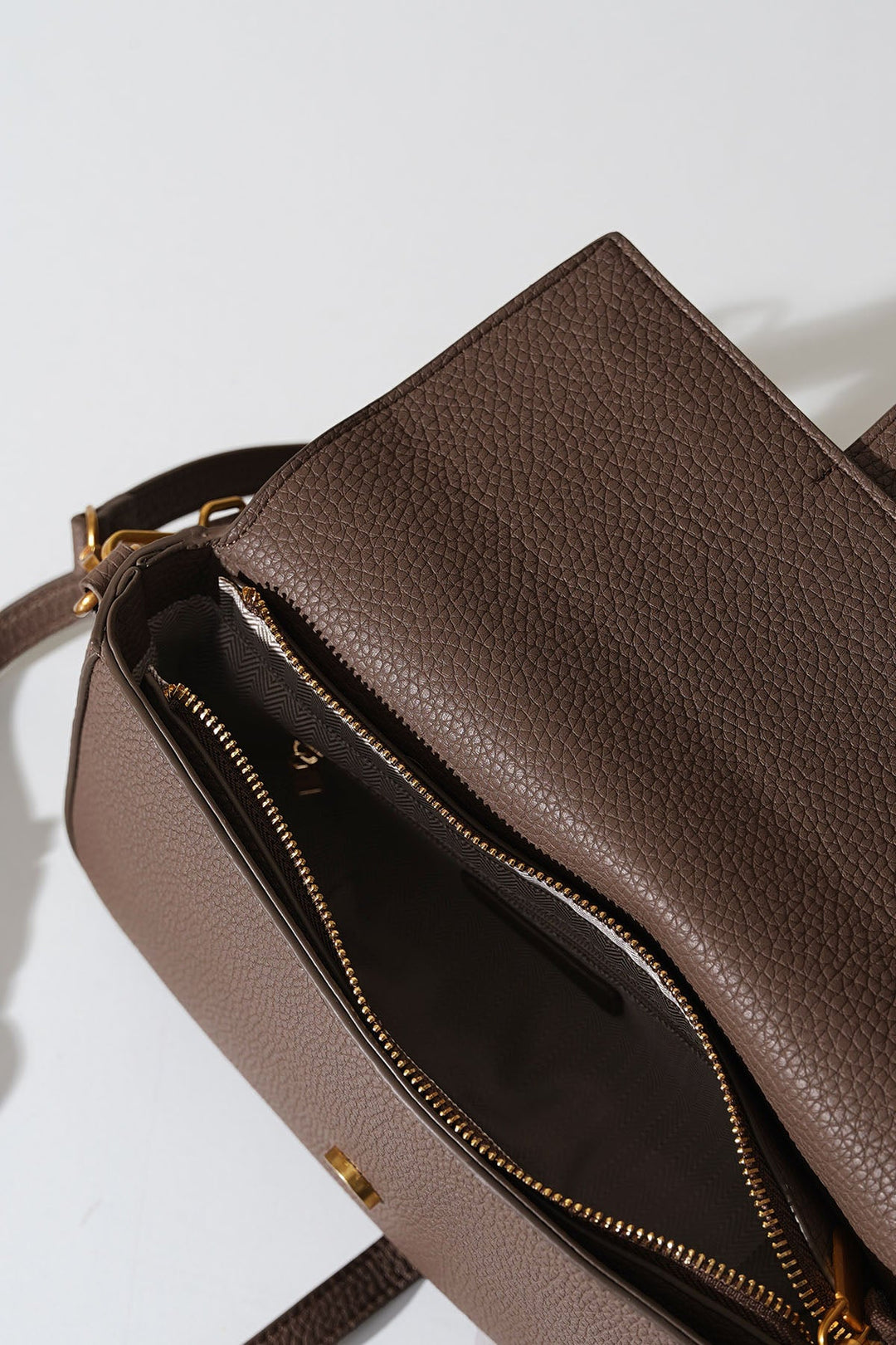 TAN STUDIO SHOULDER BAG