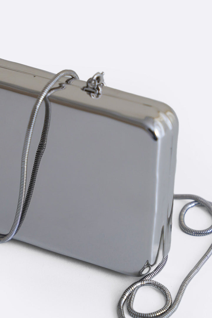 SILVER METALLIC NIGHT CLUTCH