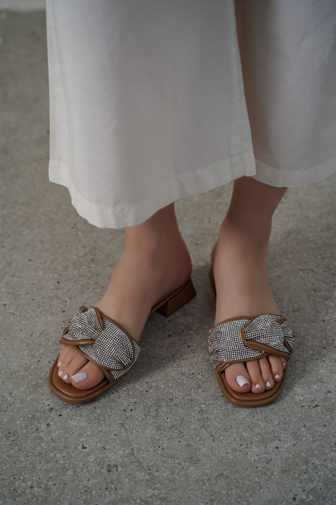 TAUPE ZUMA BLOCK HEEL