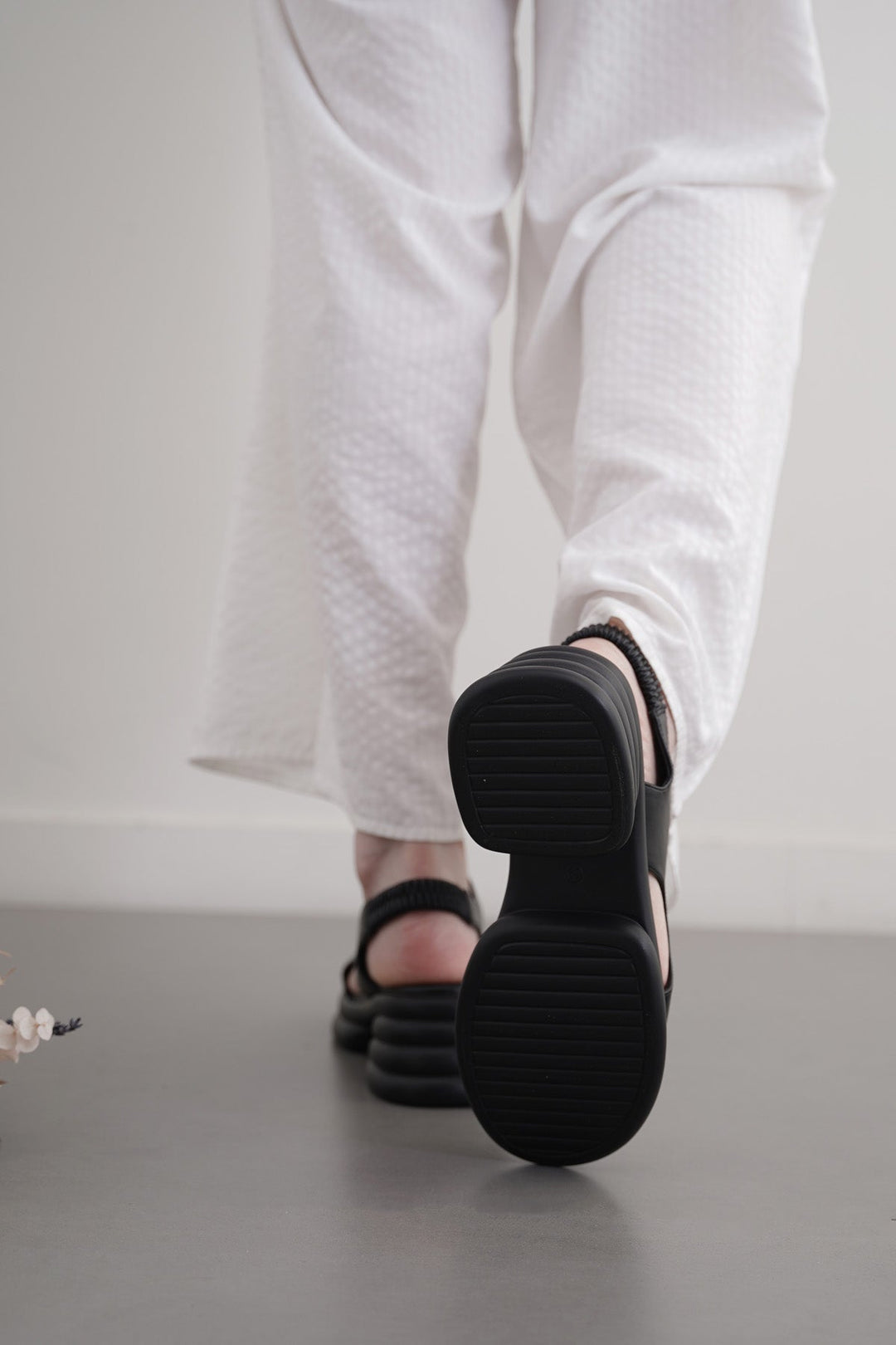 BLACK BUBBLE MAMA SLINGBACKS