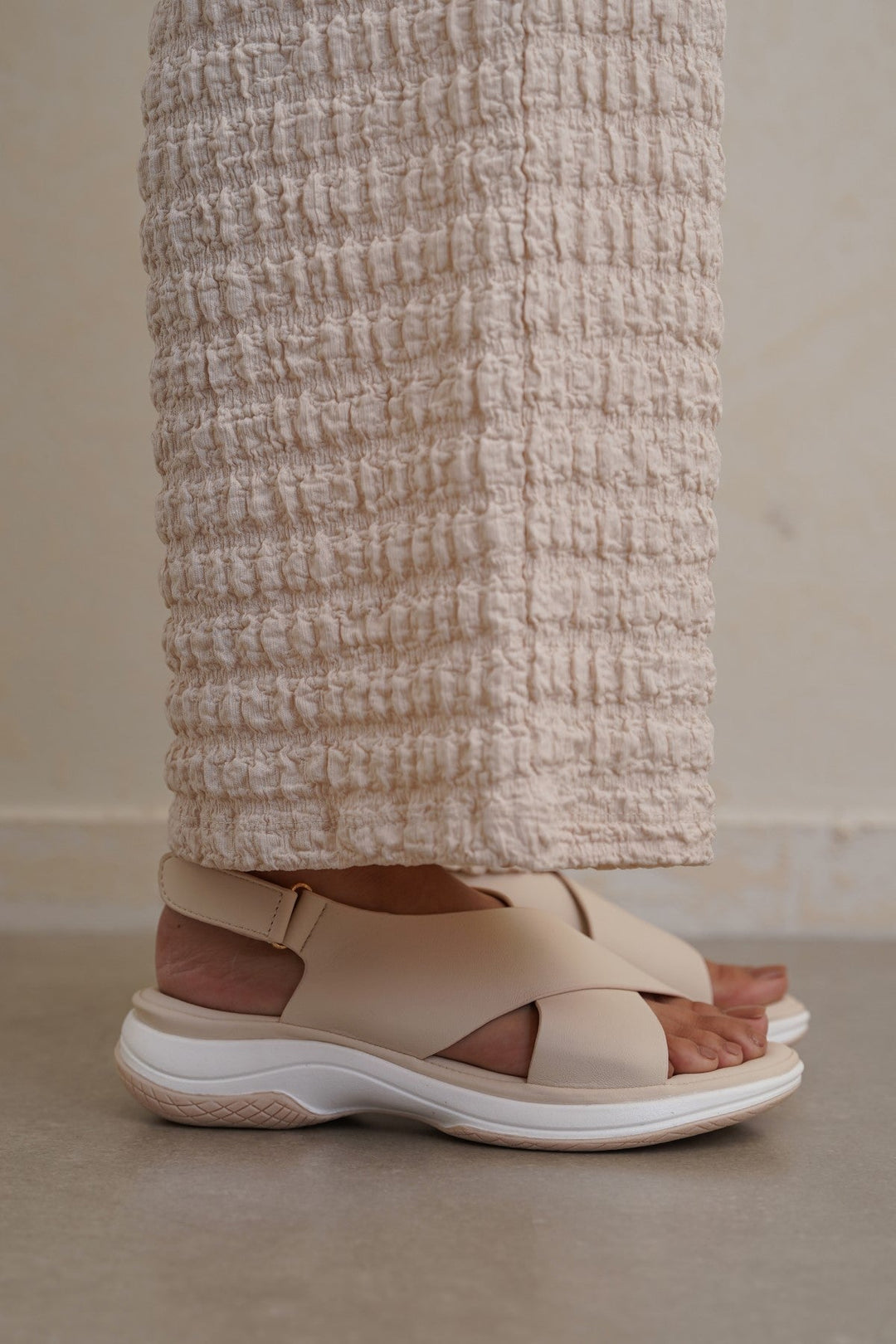 OFF WHITE CROSS MAMA SANDALS