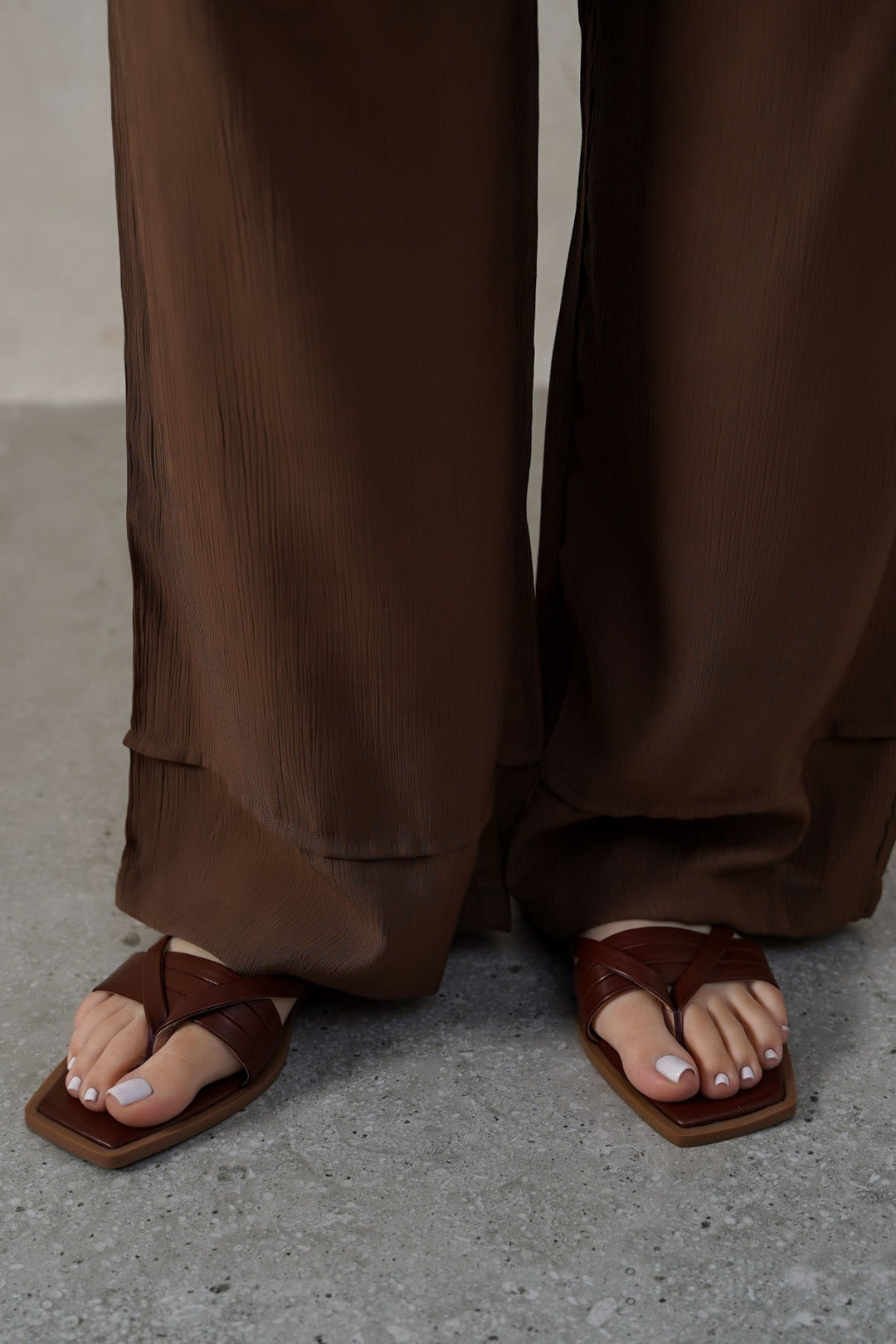 DARK BROWN LUCCA STRAPPY SLIDES