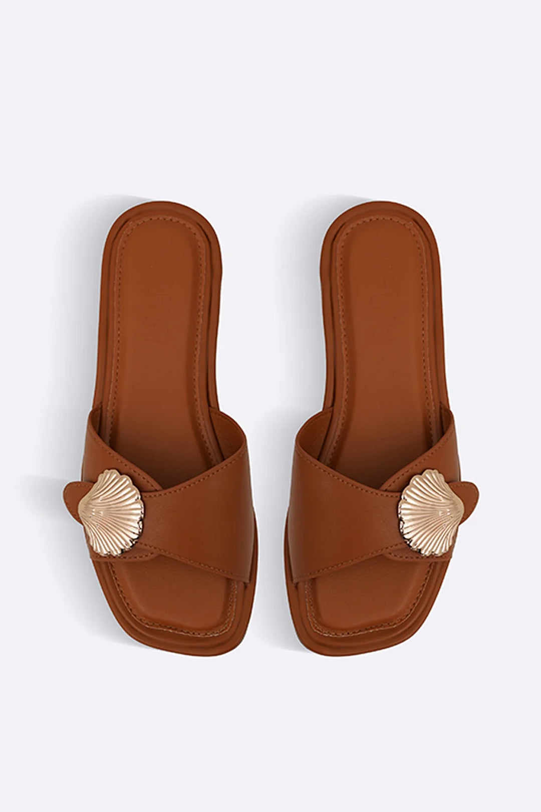 TAN SEASHELL SLIDES