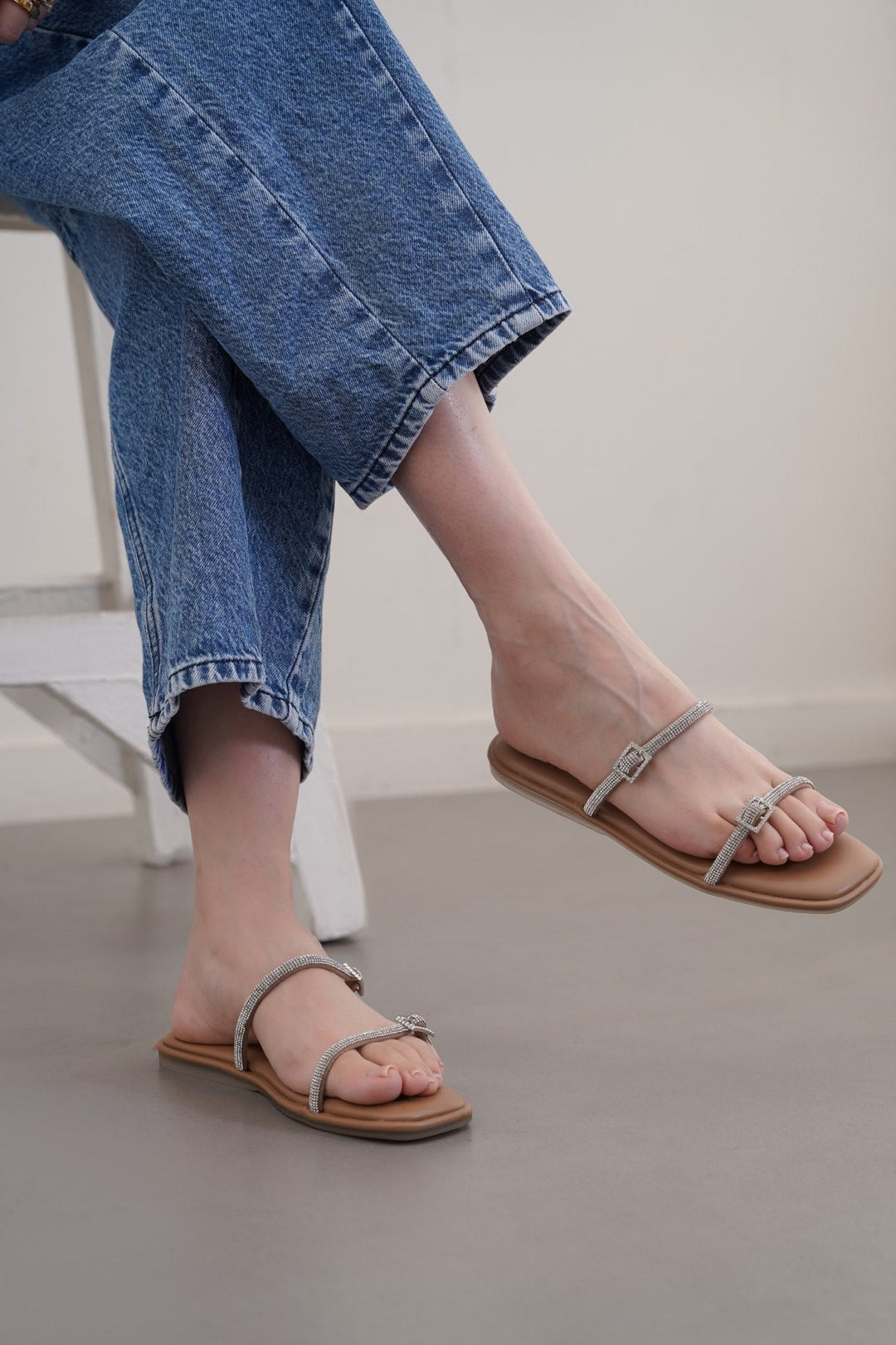 TAUPE TINY CRYSTAL SLIDES