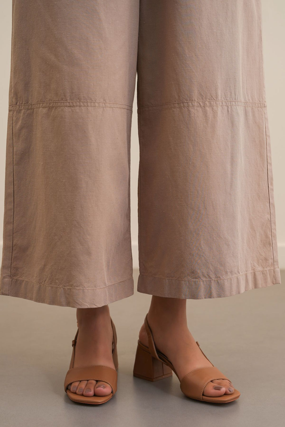 TAN MIRANO BLOCK HEEL