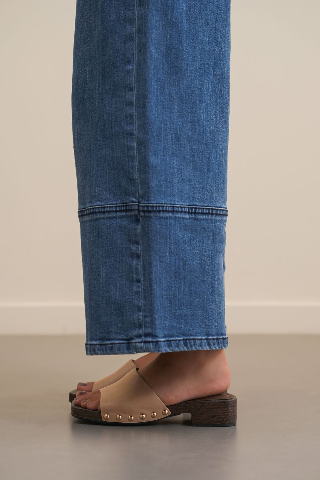 BEIGE BRUNCH & BOOKSTORE BLOCKS