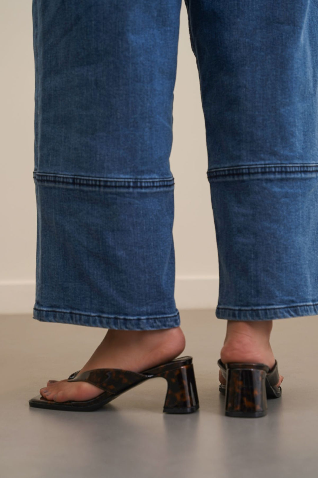 BROWN TORTOISE SHELL HEELS