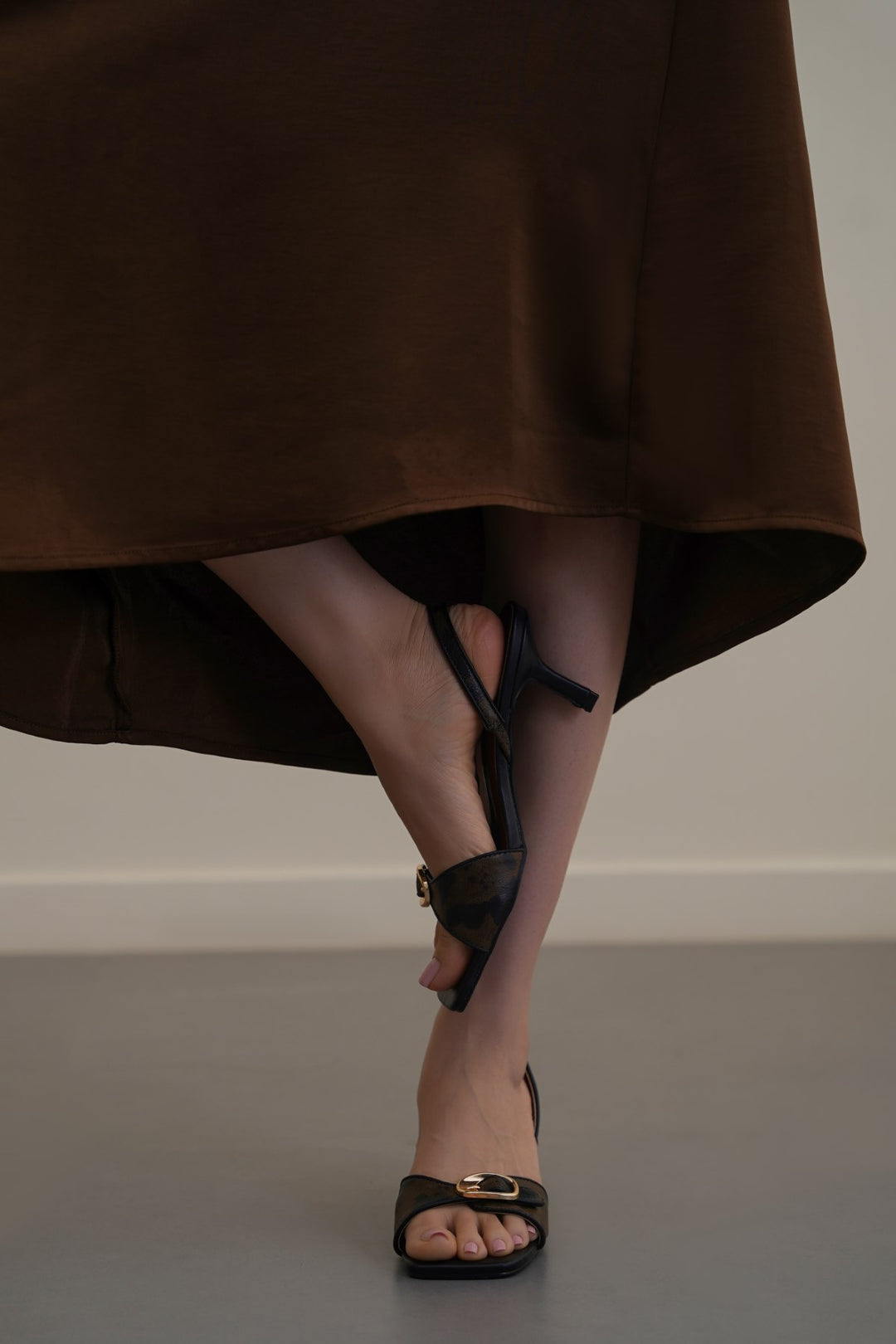 STUDIO SLINGBACK HEELS