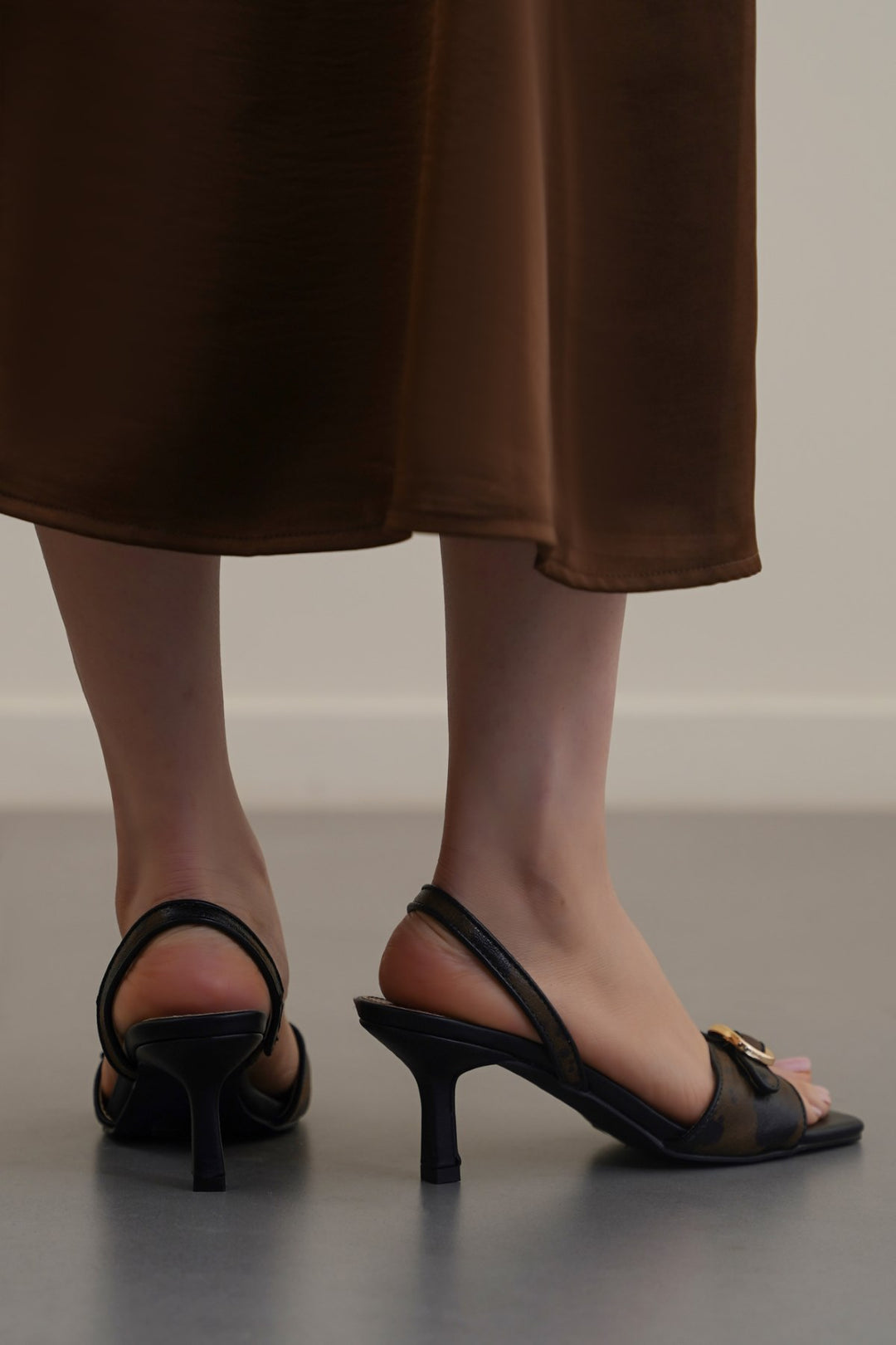 STUDIO SLINGBACK HEELS