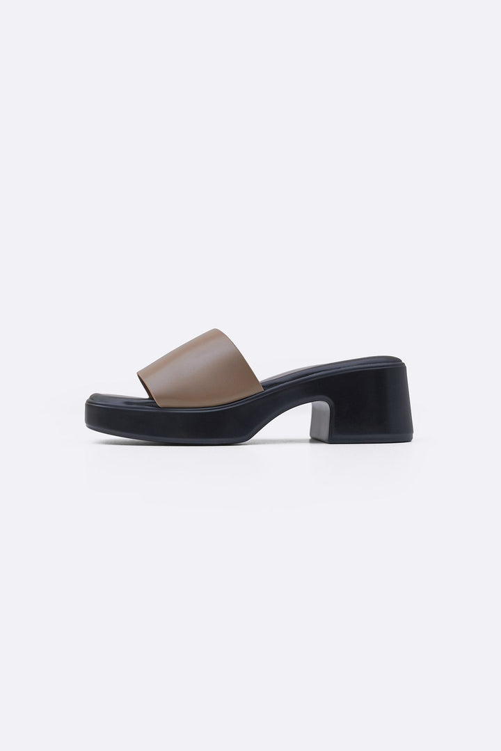TAUPE EASY BLOCK HEELS