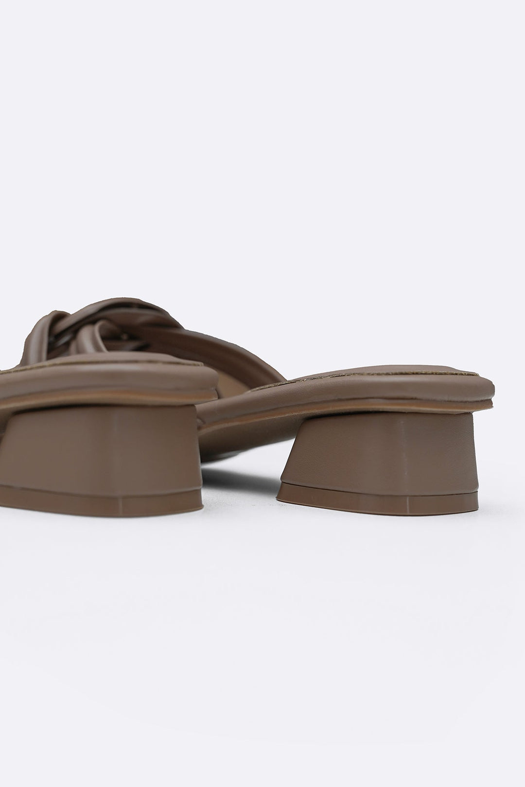 LIGHT BEIGE SOFT EVERYDAY HEELS